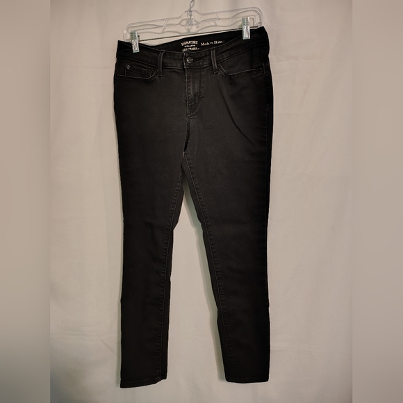 Signature Levi's Strauss & Co Modern & Skinny Womens Jeans Size 29x32 - Picture 1 of 4